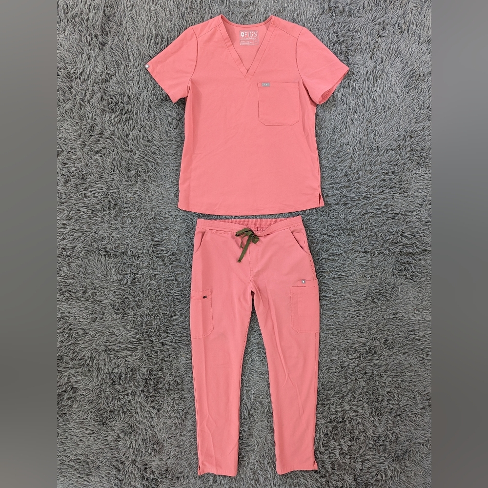 Figs Scrubs Women's Medium Pink Pants Shirt Two Piece Technical Collection